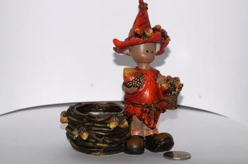 Vrolijk, herfstig, natuur mannetje beschikbaar voor biedingen