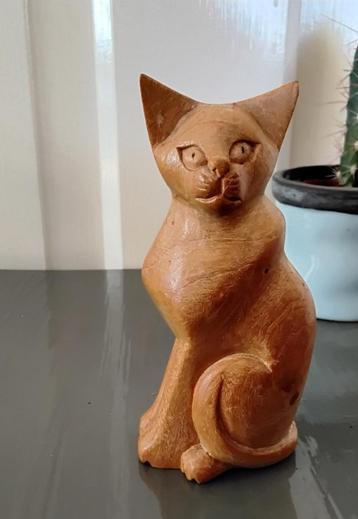 Houten beeldje van een kat / poes  beschikbaar voor biedingen