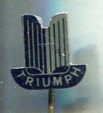 TRIUMPH blik auto speldje ( C_394 ), Verzamelen, Speldjes, Pins en Buttons, Verzenden, Zo goed als nieuw, Transport, Speldje of Pin