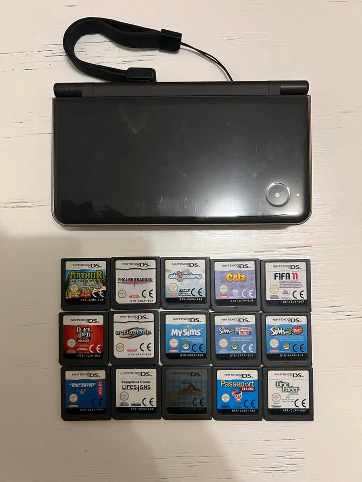Nintendo DS XL zwart + 15 Spellen, Spelcomputers en Games, Spelcomputers | Nintendo DS, Gebruikt, Dsi XL, Zwart, Met games, Ophalen of Verzenden