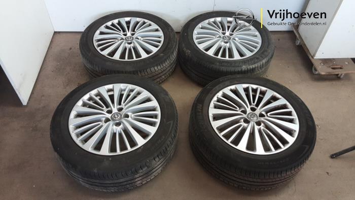 Velgen set + banden van een Opel Grandland X (Grandland X 17, Auto-onderdelen, Banden en Velgen, Personenwagen, Gebruikt, 3 maanden garantie