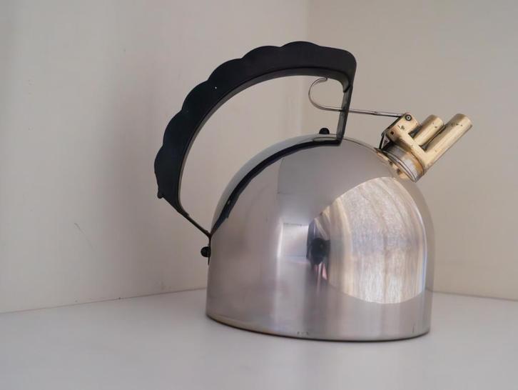 Alessi Sapper fluitketel, Huis en Inrichting, Keuken | Keukenbenodigdheden, Zo goed als nieuw, Ophalen of Verzenden