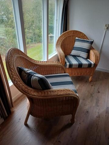 Rieten/rotan fauteuils met kussens ; 20 euro p/st beschikbaar voor biedingen