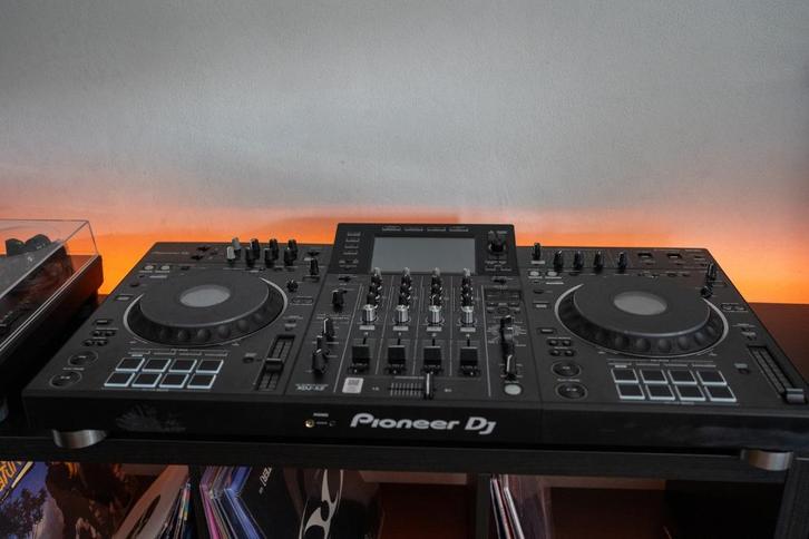 Pioneer XDJ-XZ + Dustcover, Muziek en Instrumenten, Dj-sets en Draaitafels, Zo goed als nieuw, Dj-set, Pioneer, Ophalen