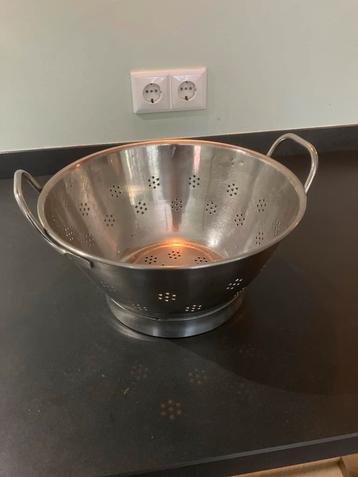 Groot vergiet - 32 cm diameter beschikbaar voor biedingen