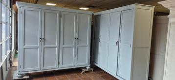 Vintage brocante slaapkamer kasten, kledingkasten, garderobe beschikbaar voor biedingen