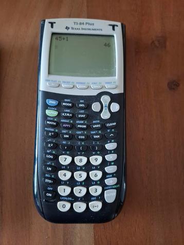 Goed werkende TI-84 Plus Rekenmachine van Texas Instruments beschikbaar voor biedingen