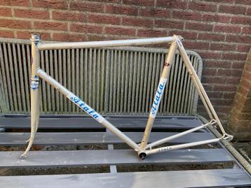 Atala raceframe beschikbaar voor biedingen