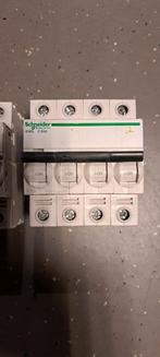 Schneider ic60l c63a 2x, Ophalen of Verzenden, Zo goed als nieuw