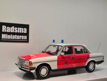Mercedes-Benz 200 W123 Sedan - Notartz - 1:18 Norev beschikbaar voor biedingen