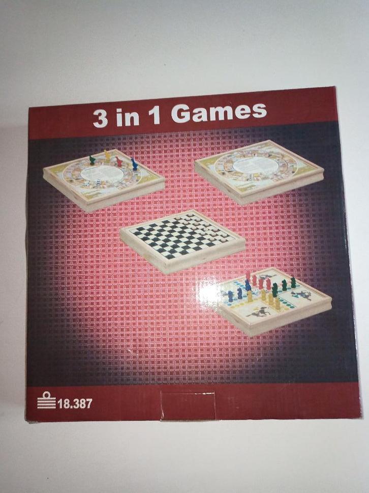 Houten spellenkist 3 in 1, Hobby en Vrije tijd, Gezelschapsspellen | Bordspellen, Nieuw, Een of twee spelers, Drie of vier spelers