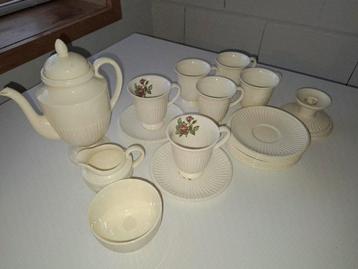 Wedgwood creme koffieservies beschikbaar voor biedingen