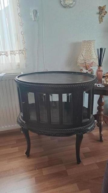 kast beschikbaar voor biedingen