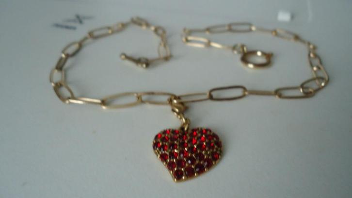 goud vergulde ketting met hart hanger rode steentjes, Sieraden, Tassen en Uiterlijk, Kettingen, Zo goed als nieuw, Overige materialen