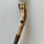 Authentiek Mes met Hertenhoorn Handvat en Leren Schede, Verzenden