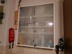 Medicijnkast met glazen deuren en slot, Ophalen, Gebruikt, Glas, 50 tot 100 cm
