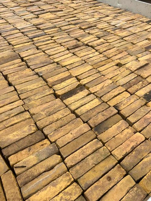 Antieke gele Friese vormbak steen klein ca 17x4 3.500 stuks!, Doe-het-zelf en Verbouw, Metselstenen, Gebruikt, Bakstenen, Ophalen of Verzenden
