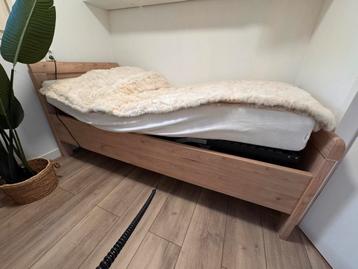 Senioren bed 1 persoons elektrisch verstelbaar beschikbaar voor biedingen