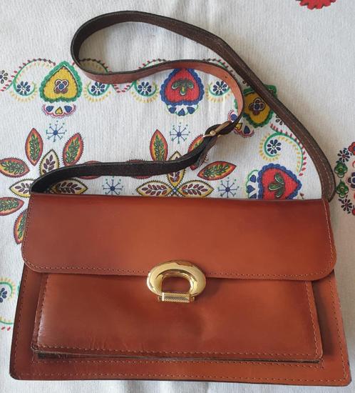 Nieuwe bruine leren schoudertas met verstelbare schouderband, Sieraden, Tassen en Uiterlijk, Tassen | Damestassen, Nieuw, Schoudertasje