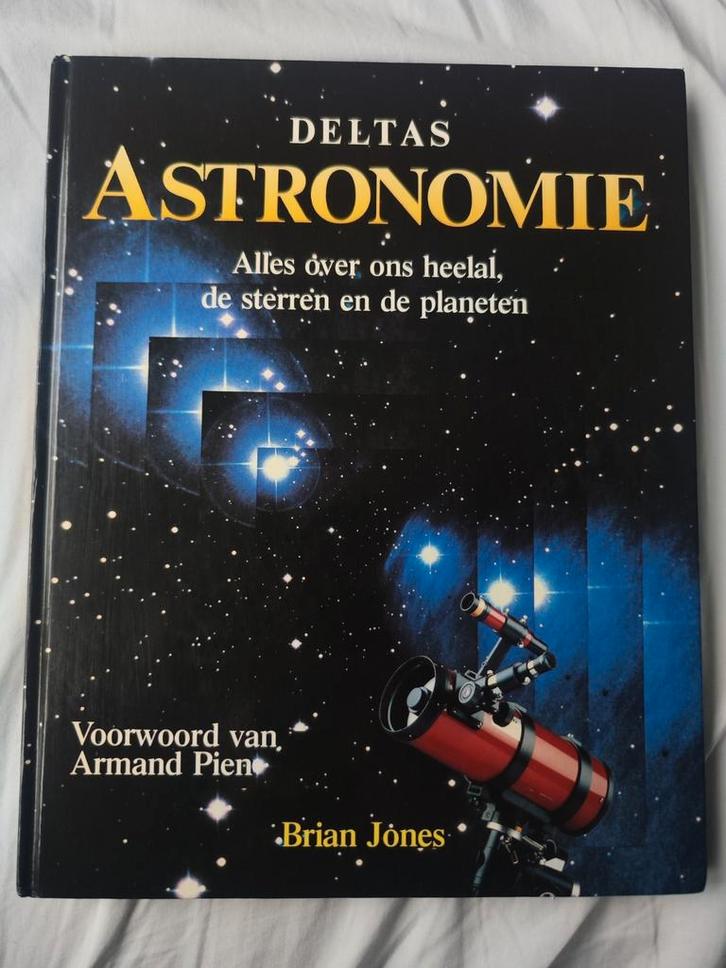 Jones - Deltas astronomie, Boeken, Wetenschap, Zo goed als nieuw, Natuurwetenschap, Ophalen of Verzenden