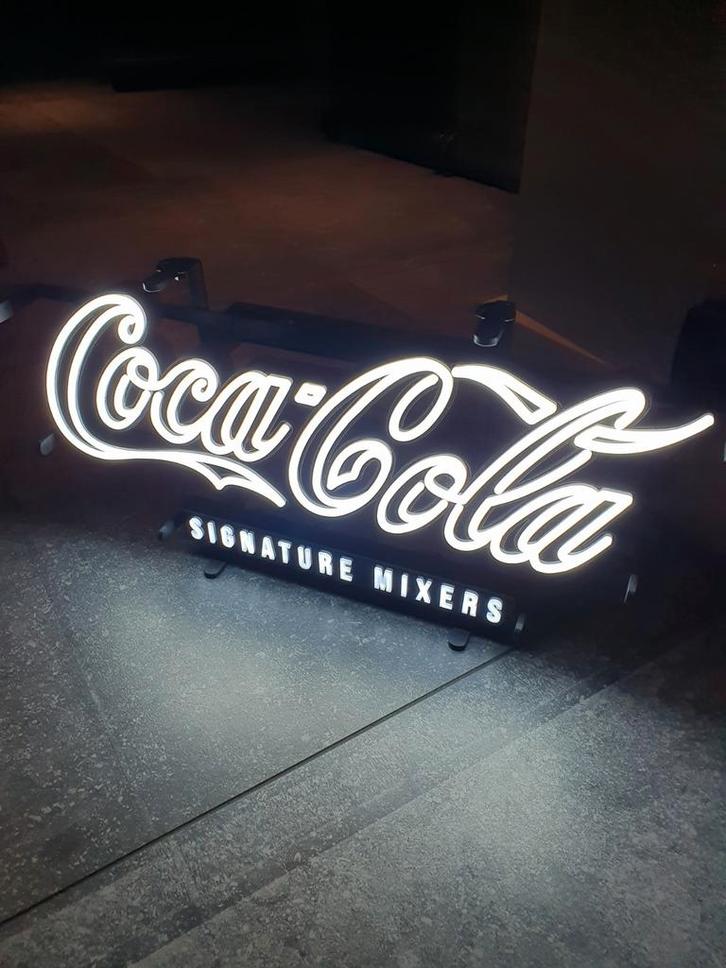 Coca-Cola Signature Mixers Neon Reclamebord led, Antiek en Kunst, Antiek | Lampen, Ophalen