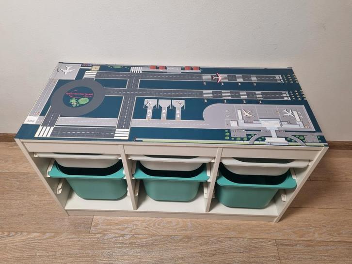 Trofast Opbergcombinatie met vliegveld sticker., Kinderen en Baby's, Kinderkamer | Commodes en Kasten, Gebruikt, Kast, Minder dan 90 cm
