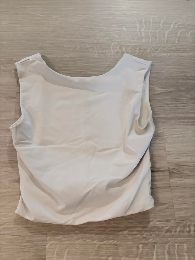 New Yorker Topje met Open Rug - XS, Wit, Ophalen of Verzenden, Zo goed als nieuw, Zonder mouw
