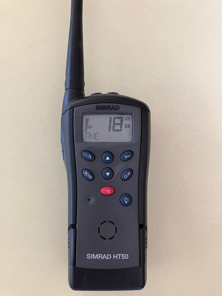 Handheld SIMRAD  HT50 marifoon met nieuwe batterij., Watersport en Boten, Accessoires en Onderhoud, Zo goed als nieuw, Overige typen