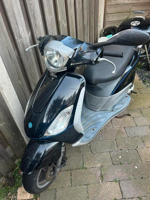 Piaggo Fly (opknapper), Fietsen en Brommers, Scooters | Piaggio, Zo goed als nieuw, Fly, Ophalen of Verzenden