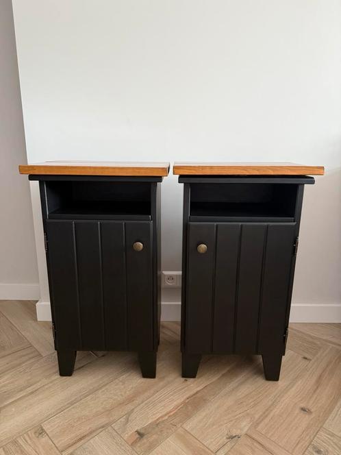 Nachtkastjes, zwart met eikenlook bovenblad, 2 stuks, Huis en Inrichting, Slaapkamer | Nachtkastjes, Zo goed als nieuw, 70 cm of meer