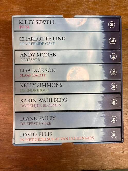 Detective Romans - Complete Set in Box, Boeken, Detectives, Zo goed als nieuw, Ophalen