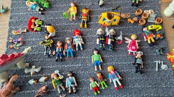 VERSCHILLENDE PLAYMOBIL POPPETJES/DRAKEN ETC beschikbaar voor biedingen
