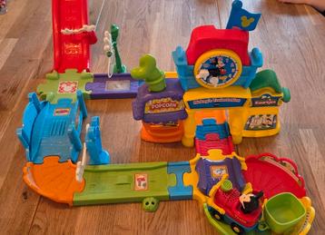 Toet toet auto Mickey Mouse trein beschikbaar voor biedingen