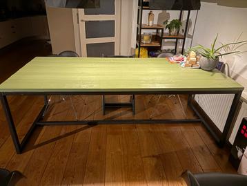 Steigerhouten Eettafel met Stalen Frame beschikbaar voor biedingen
