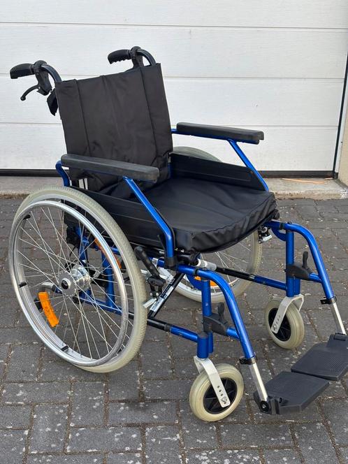 Stevige inklapbare rolstoel met antilekbanden, Invacare ., Diversen, Rolstoelen, Zo goed als nieuw, Handbewogen rolstoel, Inklapbaar