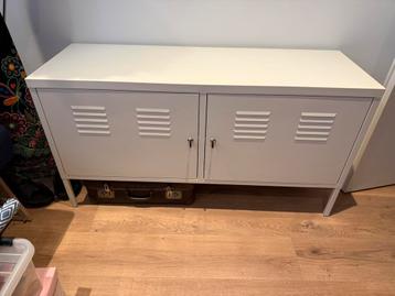 Lockerkast wit beschikbaar voor biedingen