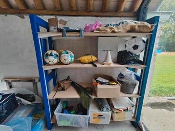 Houten stellingkasten beschikbaar voor biedingen