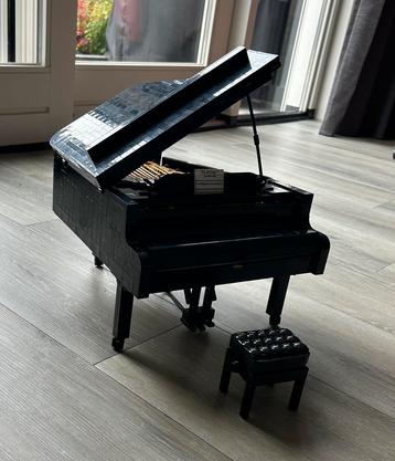LEGO grant piano beschikbaar voor biedingen