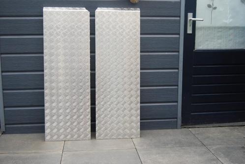 2 x nieuwe dikke .aluminium traanplaat met omgebogen rand ., Doe-het-zelf en Verbouw, Metalen, Nieuw, Aluminium, Ophalen of Verzenden