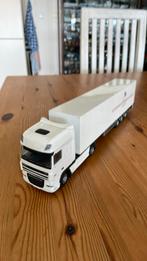 Daf 105 XF 510 truck met oplegger “Scandinavie Tobacco Group, Hobby en Vrije tijd, Modelauto's | 1:50, Ophalen of Verzenden, Zo goed als nieuw