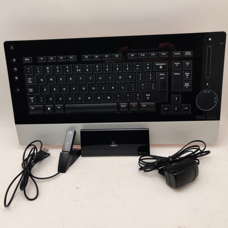 Logitech diNovo Edge Toetsenbord met Oplader en dongle€69.99, Computers en Software, Toetsenborden, Zo goed als nieuw, Qwerty