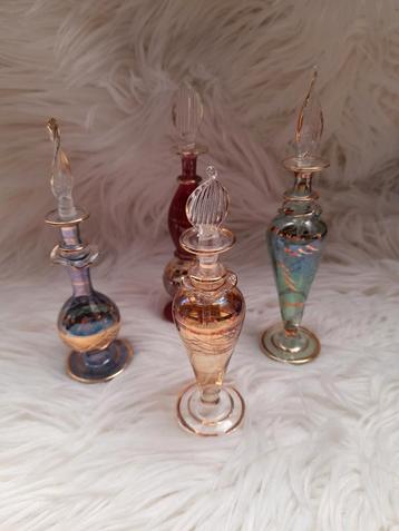 4 x mooi parfum flesjes 12.50 p.s  beschikbaar voor biedingen