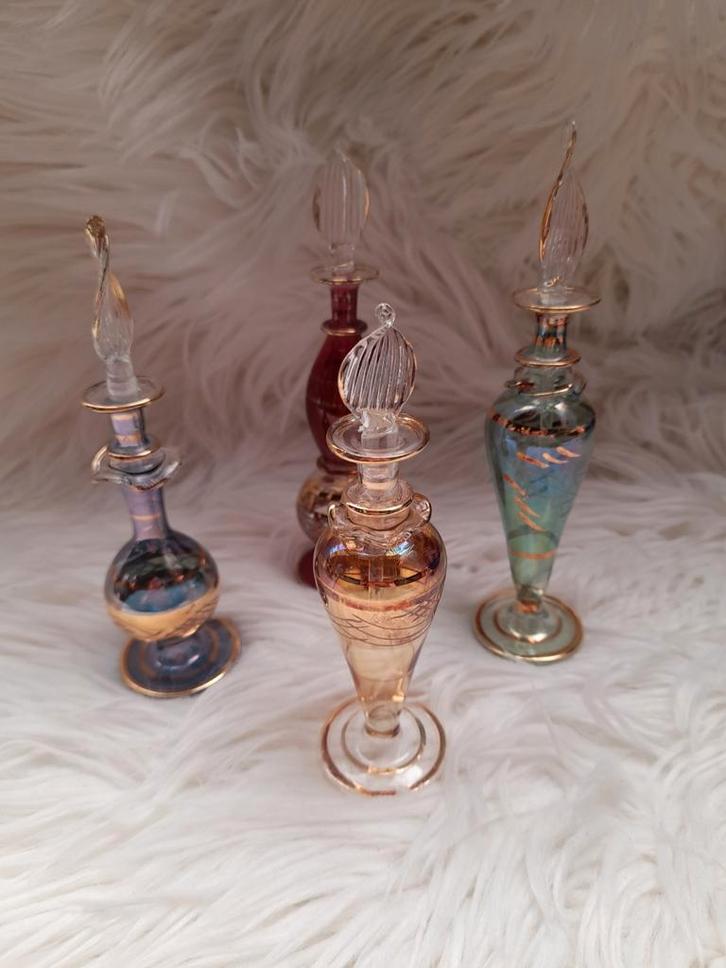 4 x mooi parfum flesjes 12.50 p.s, Verzamelen, Parfumverzamelingen, Zo goed als nieuw, Miniatuur, Ophalen of Verzenden