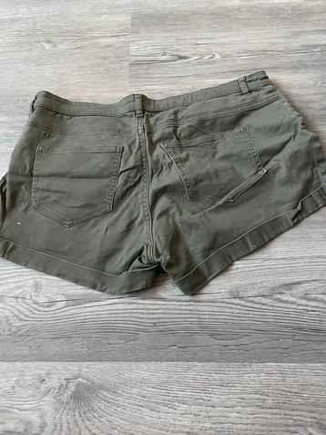 Groene H&M Shorts Maat L beschikbaar voor biedingen
