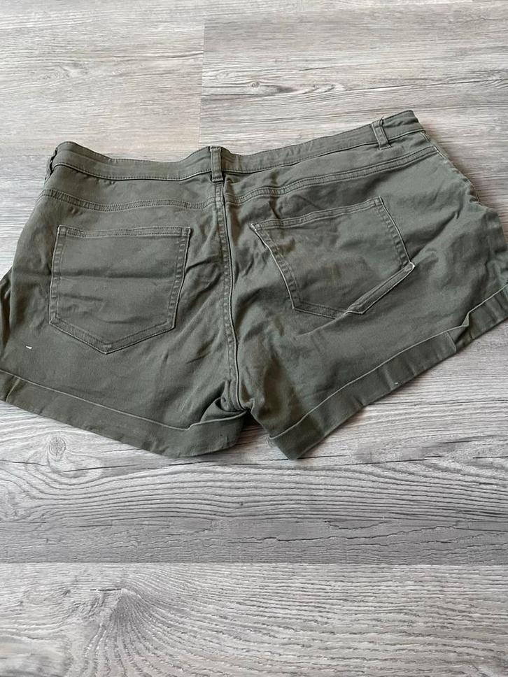 Groene H&M Shorts Maat L, Kleding | Dames, Broeken en Pantalons, Gedragen, Maat 38/40 (M), Groen, Kort, Ophalen