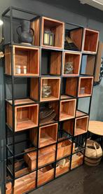 “Industrieel Boekenkast / Wandrek – Hout & Metaal, Ophalen, 50 tot 100 cm, Zo goed als nieuw, Metaal