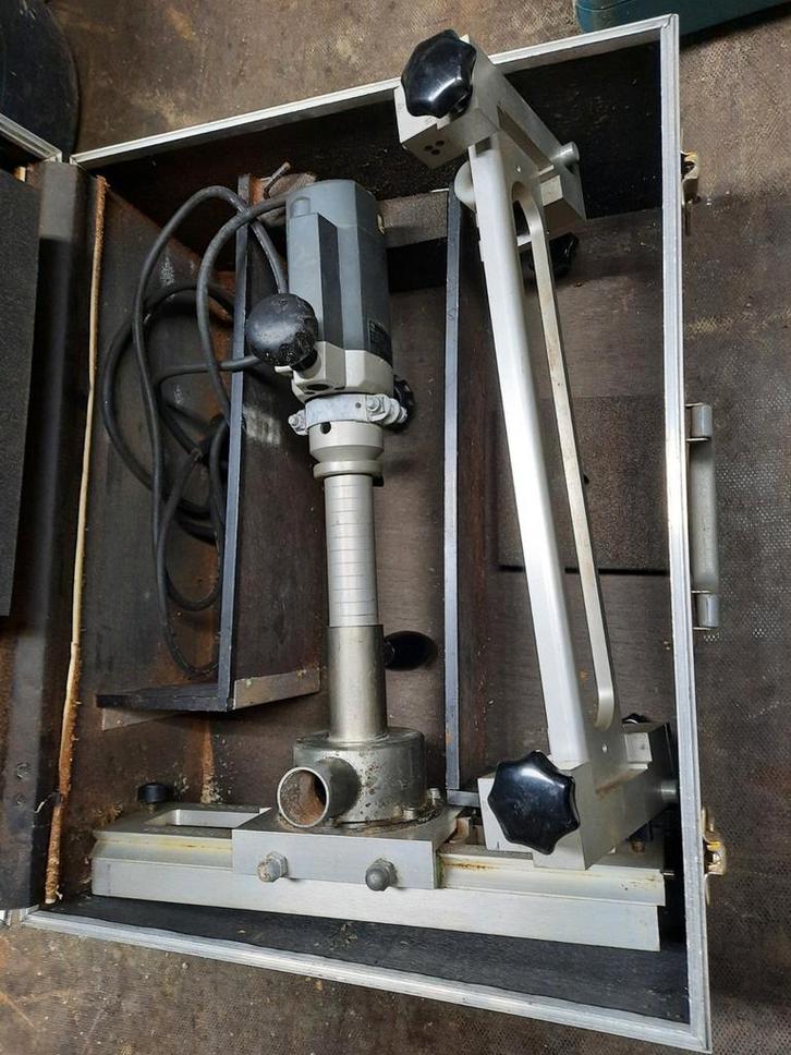 HMB'ELU'Slotkast freesmachine, Doe-het-zelf en Verbouw, Gereedschap | Overige machines, Ophalen of Verzenden