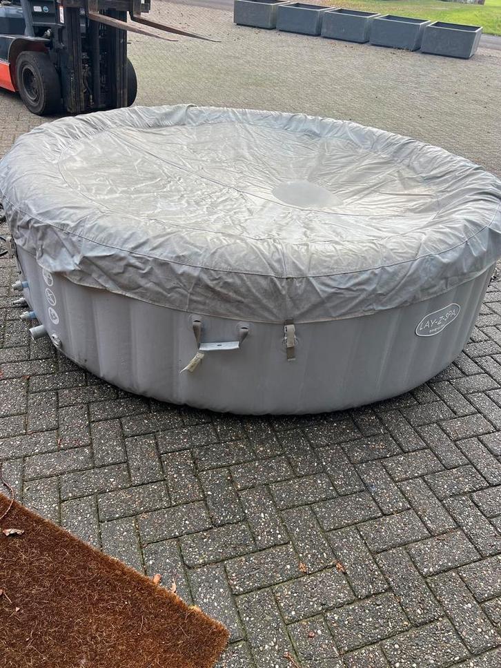 Lay-Z-Spa Opblaasbare Jacuzzi, Tuin en Terras, Bubbelbaden en Hottubs, Gebruikt, Opblaasbaar, Afdekzeil, Ophalen