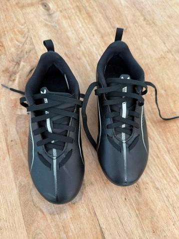 Kinder voetbalschoenen puma beschikbaar voor biedingen