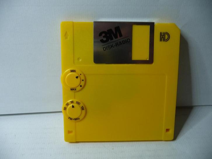 Transistorradio in de vorm van een diskette. Verzenden kan, Audio, Tv en Foto, Radio's, Gebruikt, Transistorradio, Ophalen